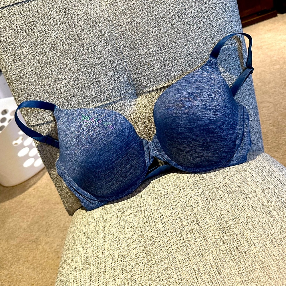 Victoria’s Secret “Uplift” Semi-Demi Bra (36DD)